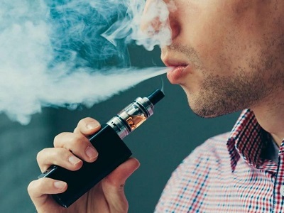 電子タバコ利用者の新型コロナ罹患、味覚・嗅覚障害、胸痛などが非利用者より多い