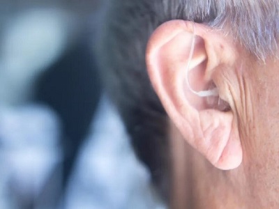 「補聴器」の使用が、認知症リスクの抑制につながる可能性－米研究